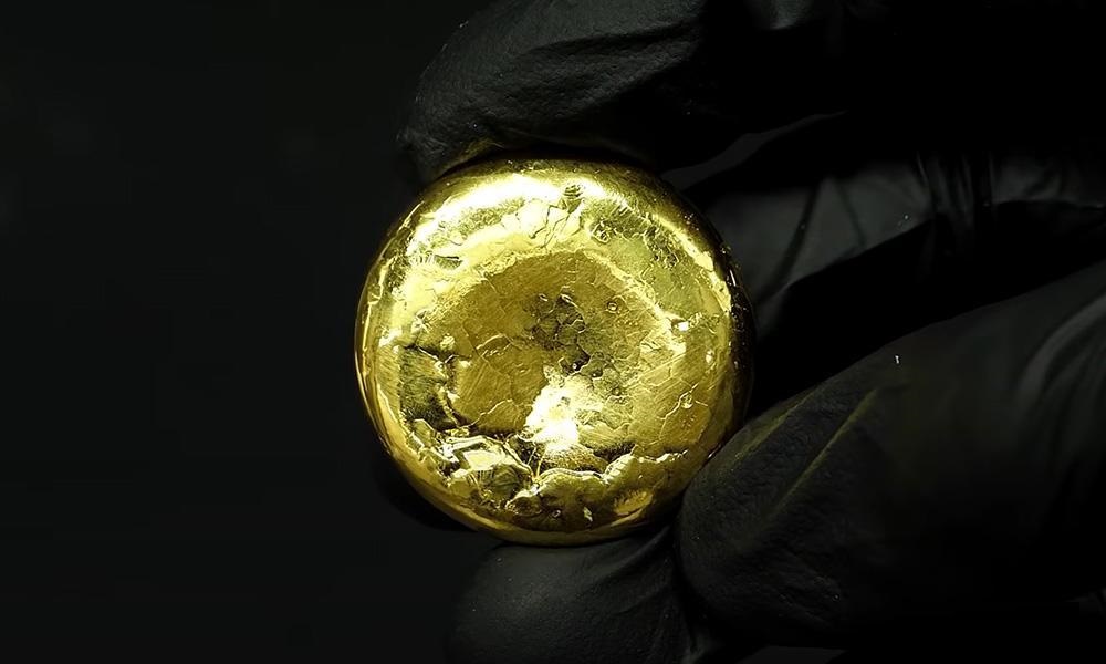 宏观数据混杂，黄金陷入“左右为难”困局